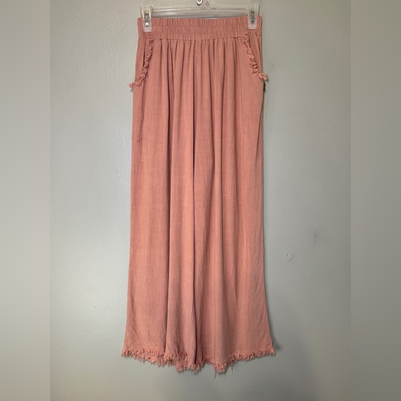 Pink Lily Pants - Pink Lily Linen Blend Wide Leg Cropped Palazzo Pants with Fringe hem Size Small